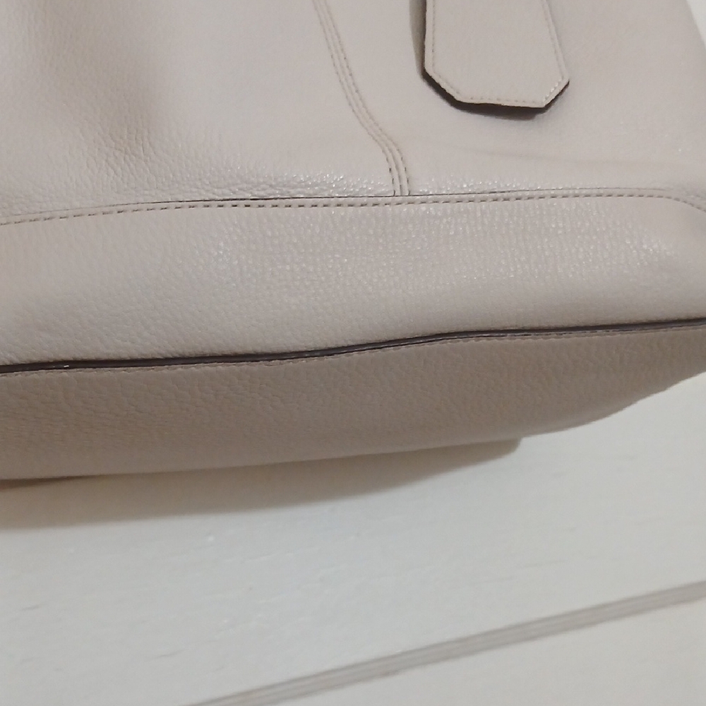 Chic Diane Von Furstenberg Cream Satchel Bag - Picture 6 of 6